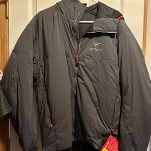 Arc'teryx Men's Dark Gray Performance Jacket